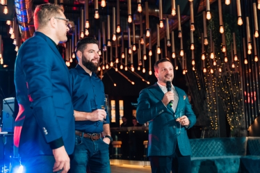 Alex Pasarelu #1615523