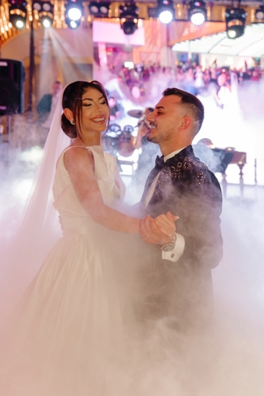 Fotografie realizată de Razvan Balus - ZVAN Weddings - #2052084