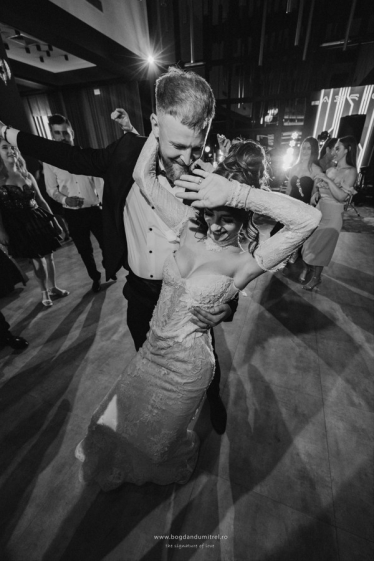 Bogdan Dumitrel - Wedding photographer #2164799